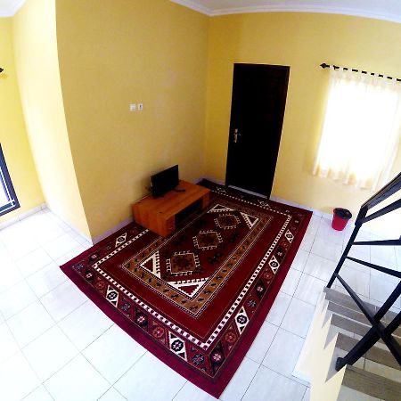 Budget Mansion Homestay Jogja Jogjakarta Buitenkant foto