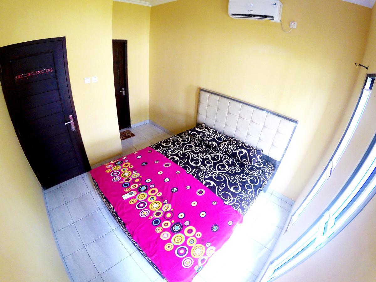 Budget Mansion Homestay Jogja Jogjakarta Buitenkant foto