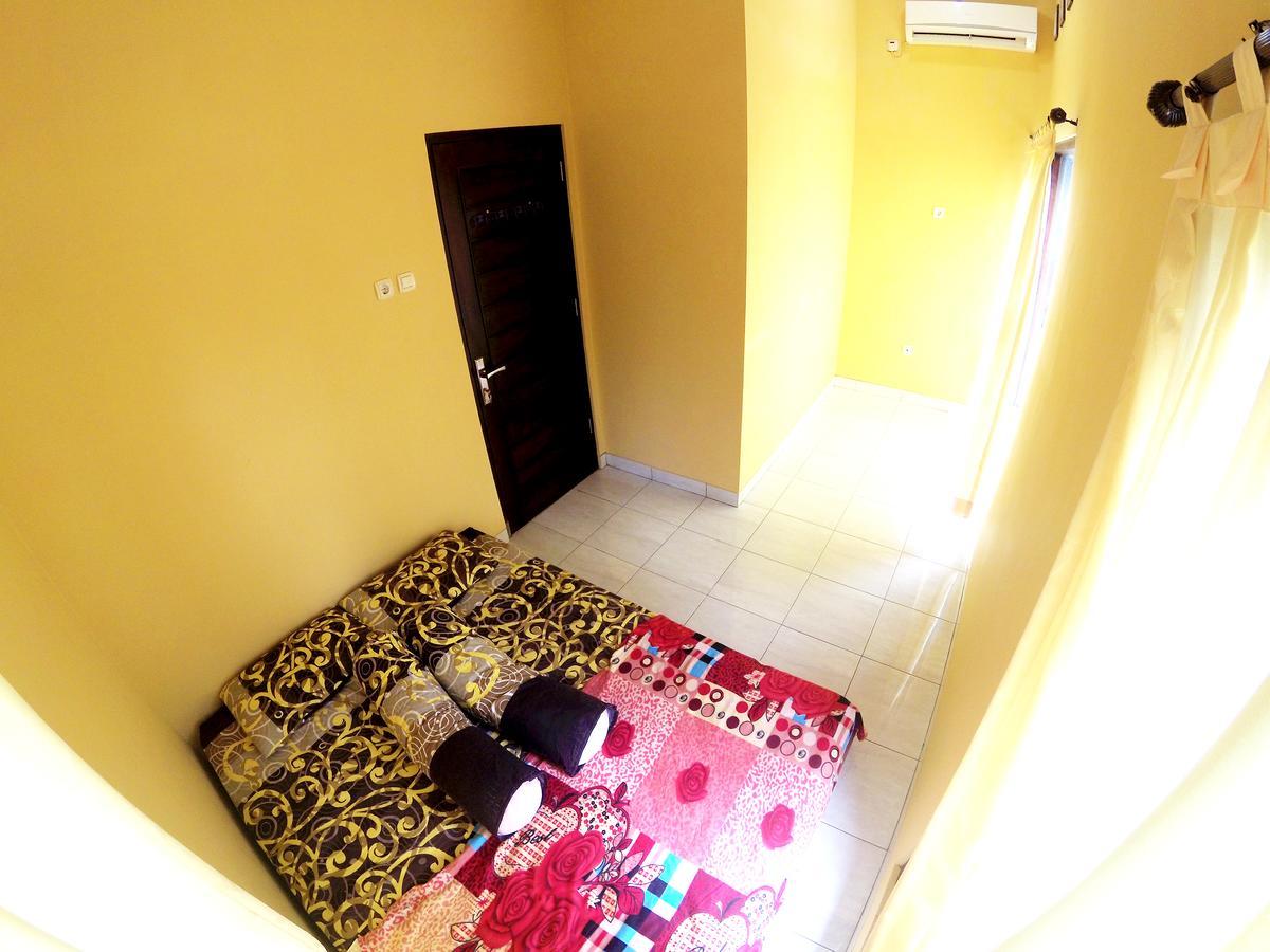 Budget Mansion Homestay Jogja Jogjakarta Buitenkant foto